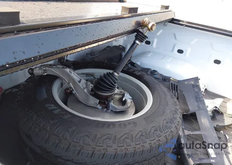 2022 Chevrolet Silverado 1500 4Wd Short Bed Rst z USA, uszkodzony, nr VIN 3GCUDEED2NG512375